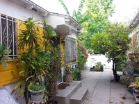 11226 La Maida St in North Hollywood, CA - Foto de edificio - Building Photo