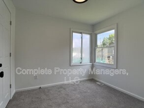 247 E Fremont St in Owatonna, MN - Building Photo - Building Photo