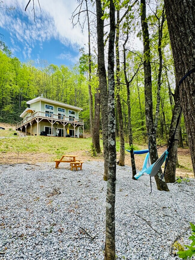 1399 Golf Course Rd in Old Fort, NC - Building Photo - Building Photo