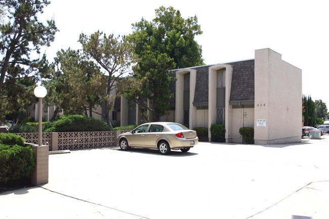 Lincoln Apartments in El Cajon, CA - Foto de edificio - Building Photo