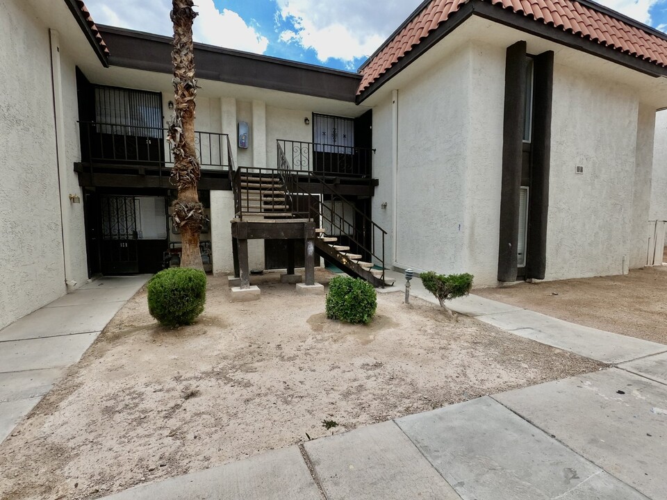 1405 E Vegas Valley Dr in Las Vegas, NV - Building Photo