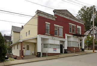 221 Fifth St in Donora, PA - Foto de edificio - Building Photo