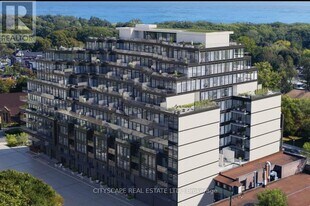 2 Manderley Dr in Toronto, ON - Building Photo