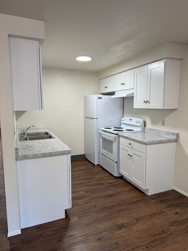 Viking Suites in Bellingham, WA - Building Photo - Building Photo