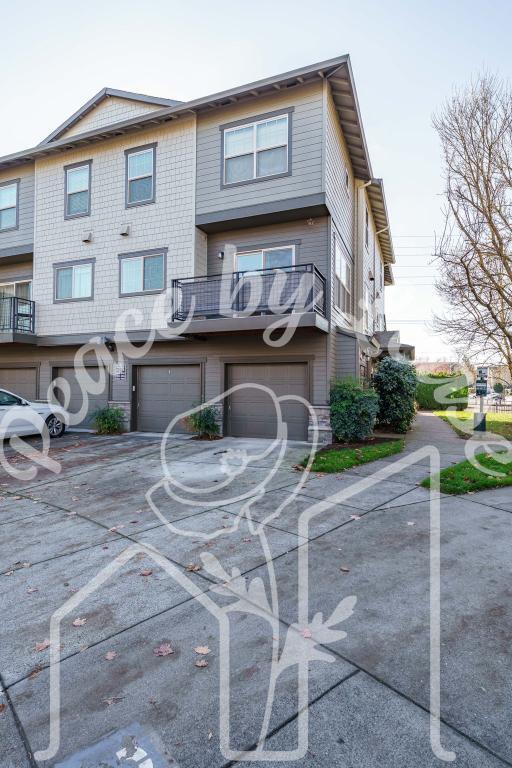 8838 NE Brentford Way in Hillsboro, OR - Building Photo - Building Photo