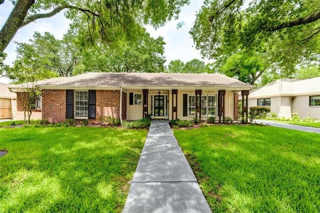 property at 2602 Briarbrook Dr
