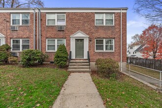 66 Blachley Rd in Stamford, CT - Building Photo - Building Photo