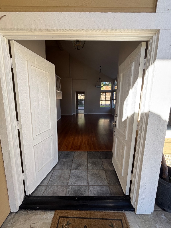 10463 Graham Ct in Ventura, CA - Foto de edificio - Building Photo