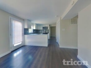 13 Cardigan Ct in Waldorf, MD - Foto de edificio - Building Photo