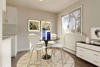 Viking Apartments in Camrose, AB - Building Photo - Building Photo