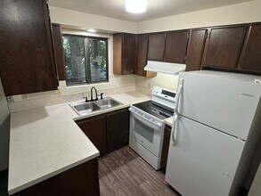 2590 Jefferson St in Eugene, OR - Building Photo - Building Photo