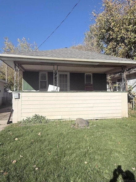 property at 836 Victoria Ave