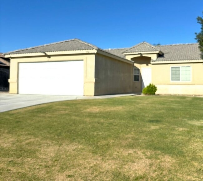 7914 Big Bear St in Bakersfield, CA - Building Photo - Building Photo
