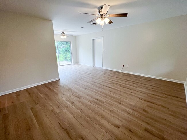3215 NW 51st Pl in Gainesville, FL - Building Photo - Building Photo