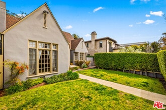 650 S Gretna Green Way in Los Angeles, CA - Building Photo - Building Photo