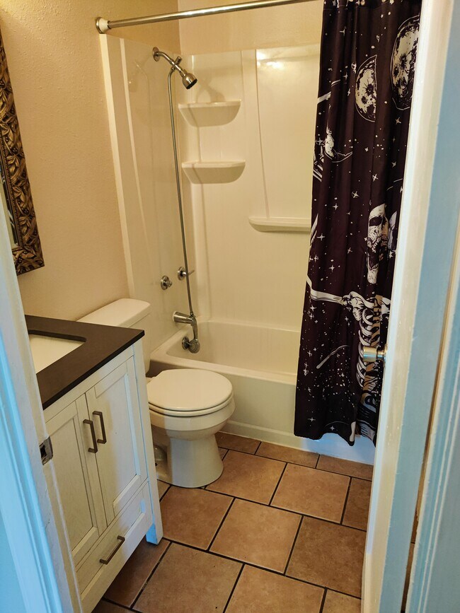 316 127th St S, Unit House in Tacoma, WA - Foto de edificio - Building Photo