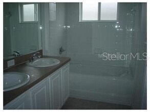 9909 Carlsdale Dr in Riverview, FL - Building Photo - Building Photo