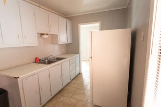 617 W Highland St in Shawnee, OK - Building Photo - Building Photo