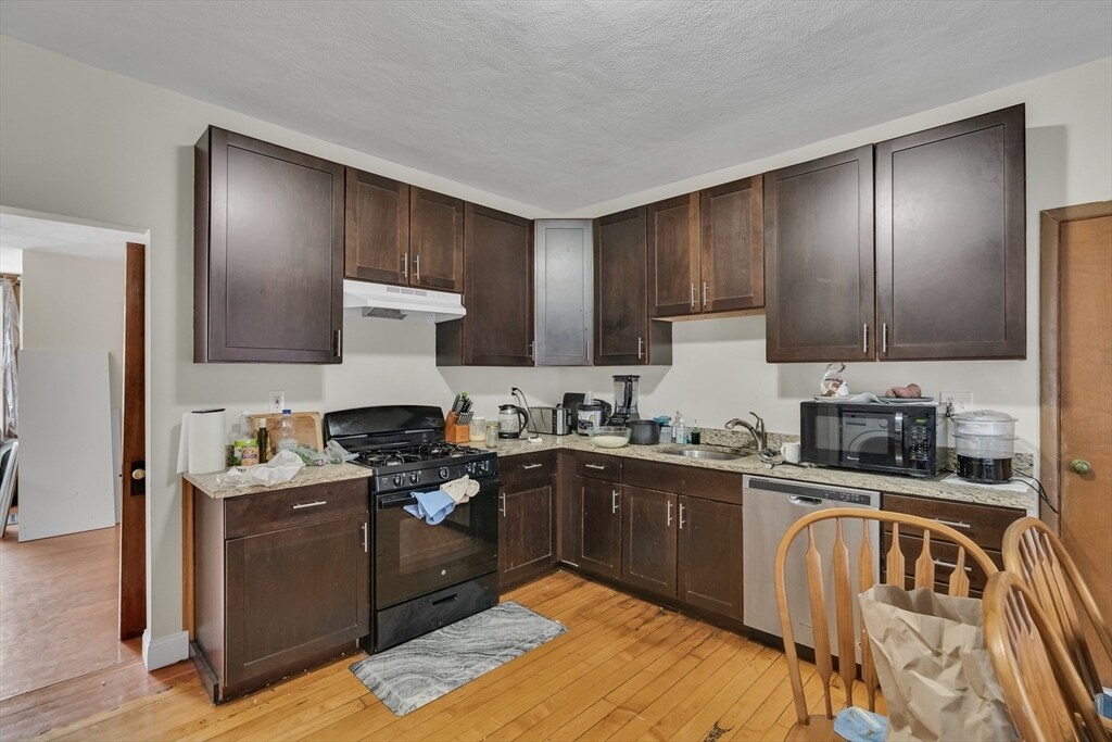 53 Gardner St, Unit 2 in Boston, MA - Building Photo