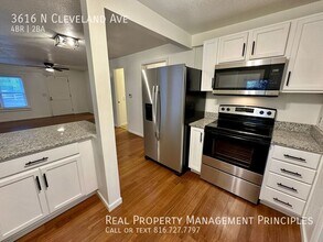 3616 N Cleveland Ave in Kansas City, MO - Building Photo - Building Photo