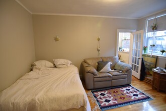 75 Strathmore Rd, Unit 3 in Boston, MA - Foto de edificio - Building Photo