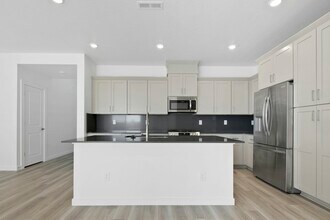 8149 W Grey Alder Dr in Eagle, ID - Building Photo - Building Photo