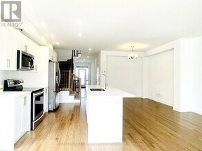 242 Finsbury Ave in Ottawa, ON - Building Photo - Building Photo