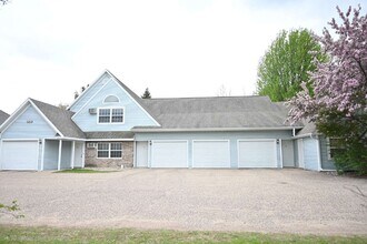 1401 River View Ave, Unit D in Stevens Point, WI - Foto de edificio - Building Photo