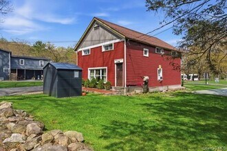 4 Lower Trinity Pass Rd in Pound Ridge, NY - Building Photo - Building Photo