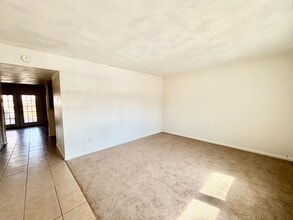 5824 Pickering St in Virginia Beach, VA - Building Photo - Building Photo