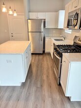 855 E Main St-Unit -2D in East Dundee, IL - Building Photo - Building Photo