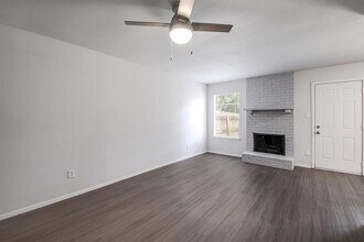 410 Vista W Ct in Bastrop, TX - Building Photo - Building Photo