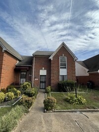 4402 Forest Valley Cove