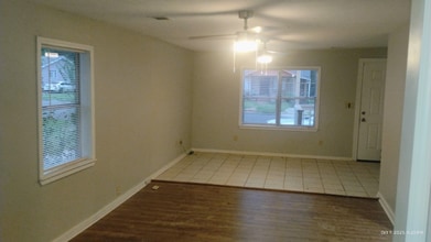 1332 Fernwood Dr in Jackson, MS - Foto de edificio - Building Photo