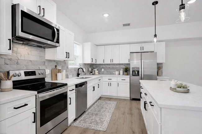 8021 Birmingham St in Houston, TX - Building Photo - Building Photo