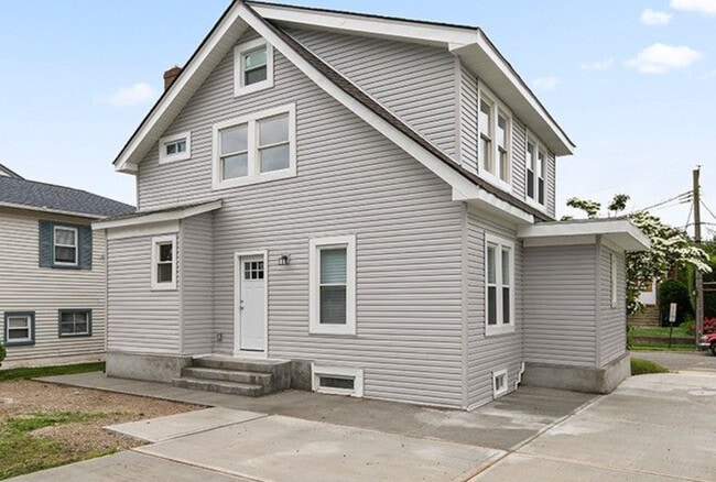 7 Monroe St, Unit 2