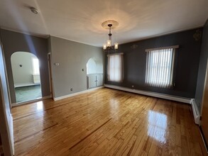 38 Pitman St in Fall River, MA - Foto de edificio - Building Photo