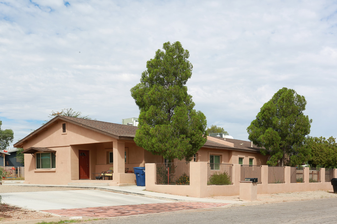 1415-1425 N Louis Ln in Tucson, AZ - Foto de edificio