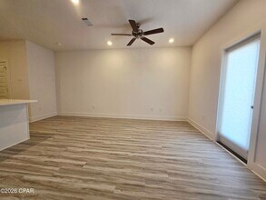 396 Salt Creek Lane in Mexico Beach, FL - Foto de edificio - Building Photo