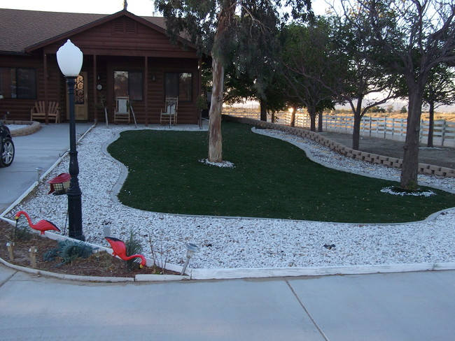 13164 Avenal St in Victorville, CA - Building Photo - Building Photo