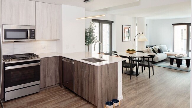 166 N Aberdeen St in Chicago, IL - Building Photo - Building Photo