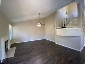 1104 Cloudcrest Ct, Unit 1106 in Arlington, TX - Building Photo - Building Photo