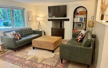 11124 Juniper Pl in Anderson Island, WA - Foto de edificio - Building Photo