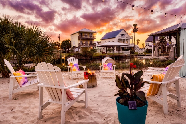 105 W 7th St in Gulf Shores, AL - Building Photo - Building Photo