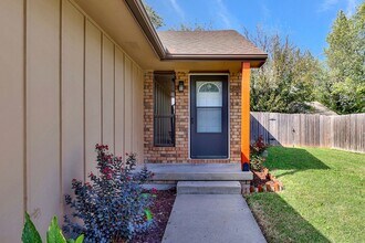 8924-8926 E Bluestem St in Wichita, KS - Building Photo - Building Photo