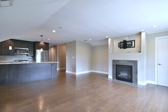 296 N Maple Ave in Elmhurst, IL - Building Photo - Building Photo