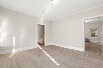 122 Saratoga St in Boston, MA - Foto de edificio - Building Photo