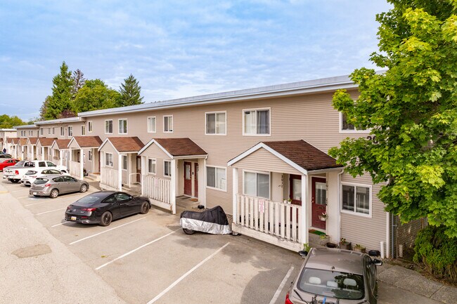 Chelsea Heights in Burnaby, BC - Building Photo - Building Photo