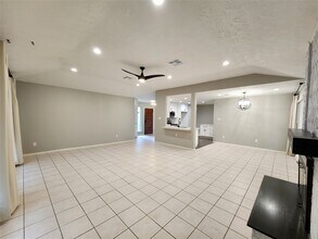 8327 Bird Run Dr in Missouri City, TX - Building Photo - Building Photo