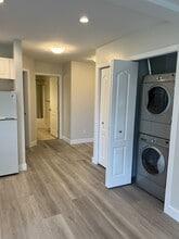3354 Sewell Rd in Victoria, BC - Building Photo - Building Photo
